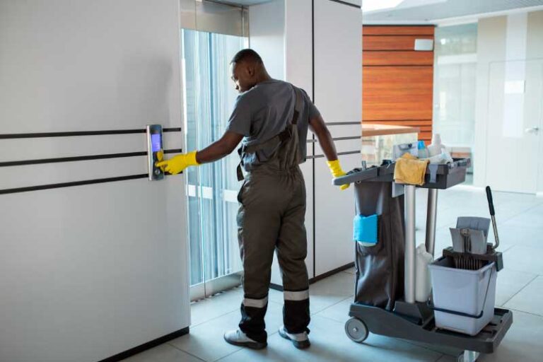 Cutting Costs with Commercial Cleaning