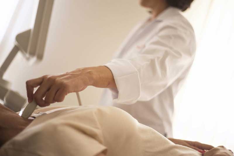 Signs of Thyroid Problems in Older Adults
