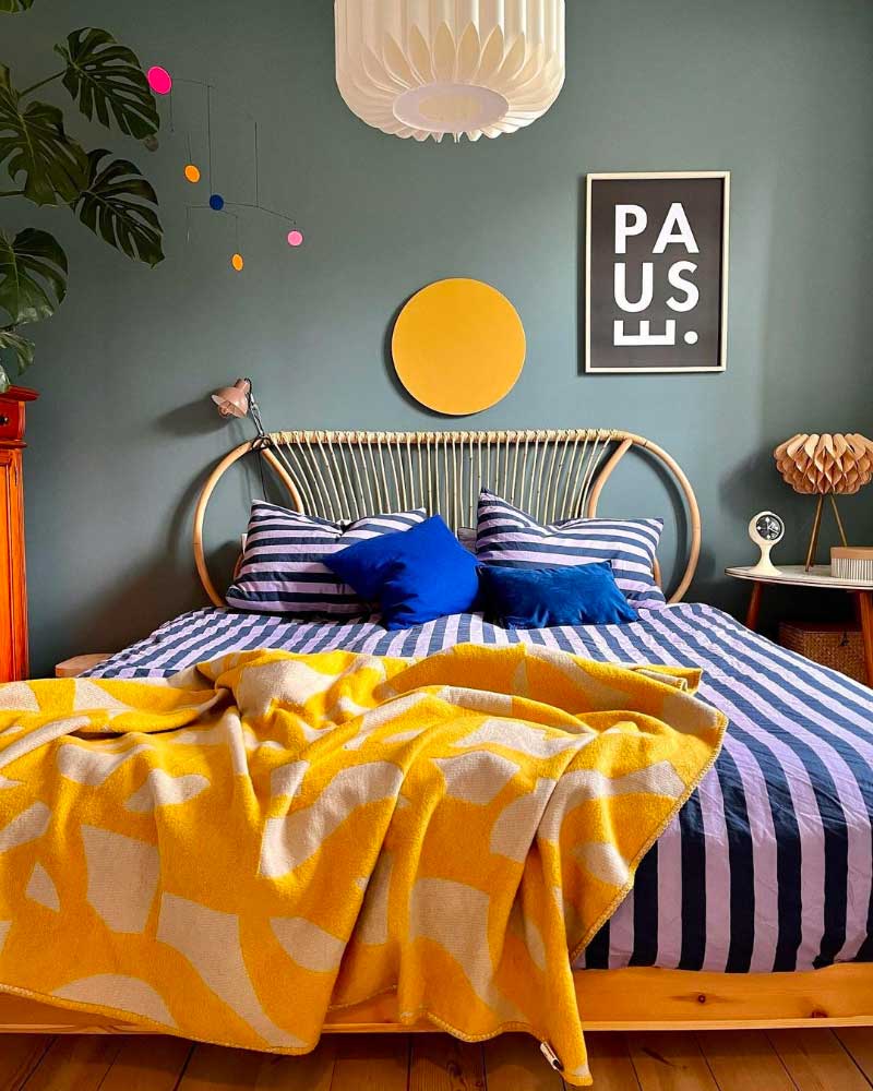 How to Make a Bedroom Feel More Cozy
