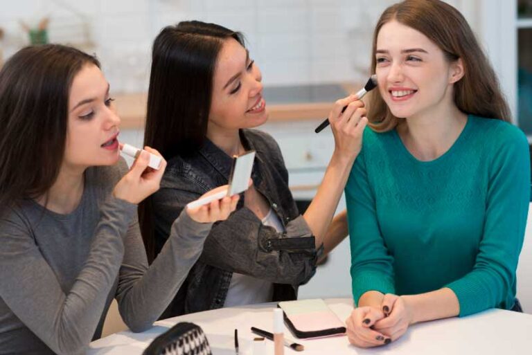 How to Choose the Right Permanent Makeup Course for Your Career?