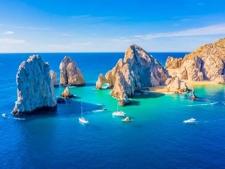 Uncover Hidden Gems with La Isla Tour's Private Catamaran