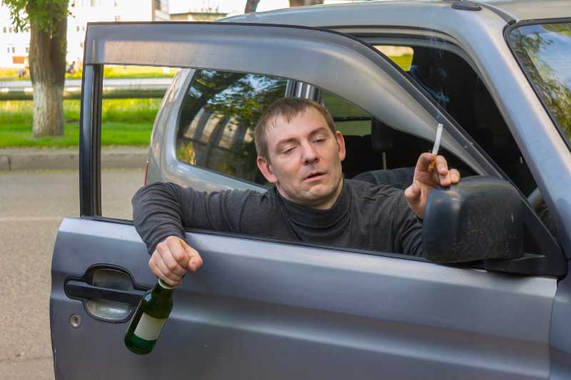 Obvious Signs A Driver Is Drunk