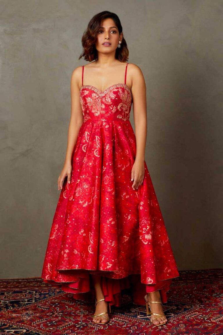 The Irresistible Charm of Designer Maxi Dress