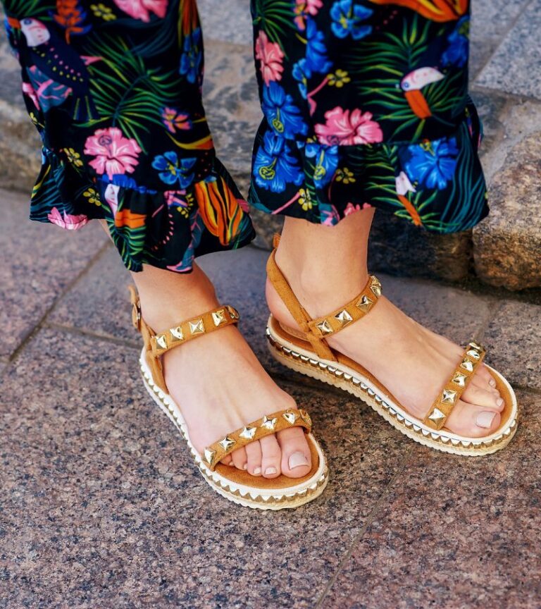 Beat the Heat: Summer Wardrobe Tips for Staying Cool
