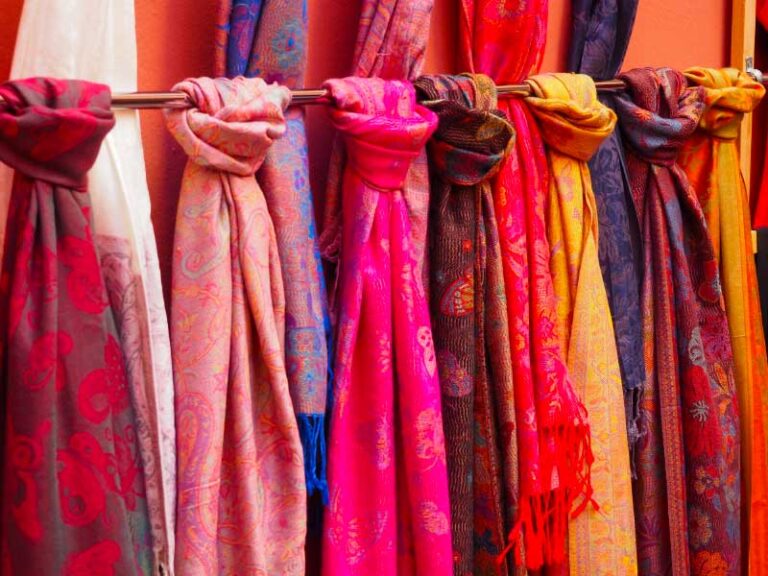 Buy Silk Sarees Online to Rock the Ethnic Look
