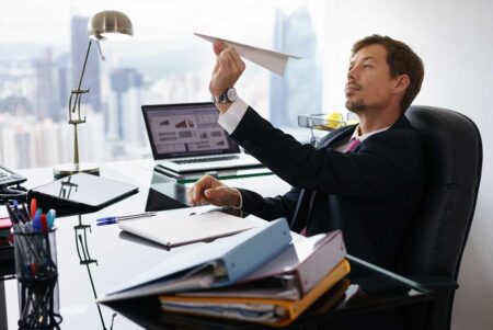 How Americans Waste Time at Work