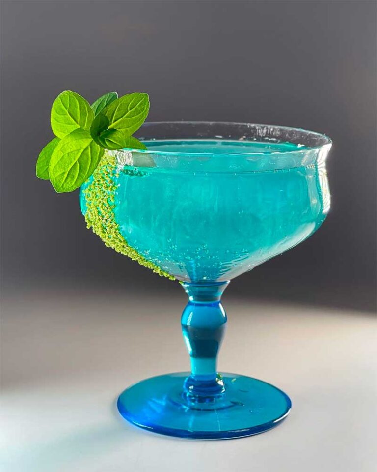 The Rise of Absinthe Cocktails in the Modern Lifestyle