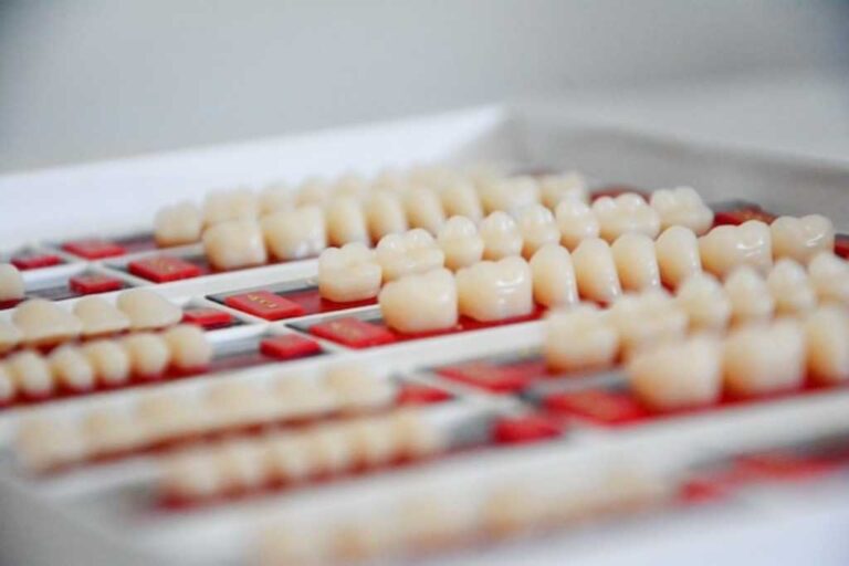 What Does A Cosmetic Dentist Do