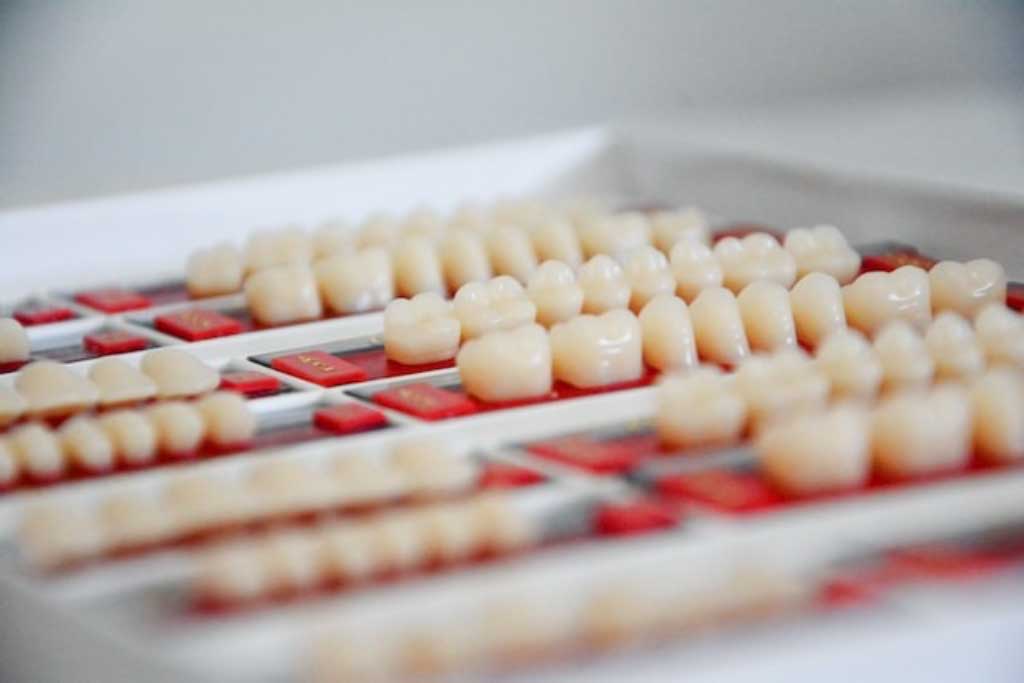 What Does A Cosmetic Dentist Do
