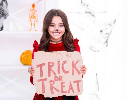Ghostly Laughter: Jokes and Riddles for Halloween Entertainment