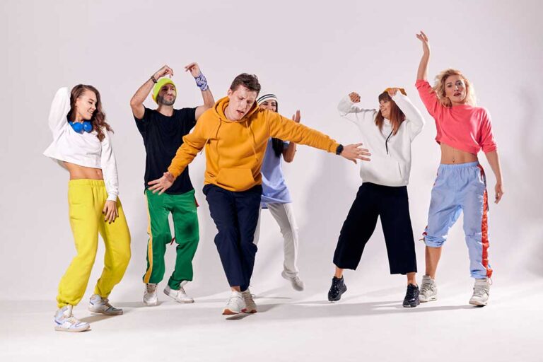 Versatile Athleisure for Men: Contemporary Choices in Men's Clothing