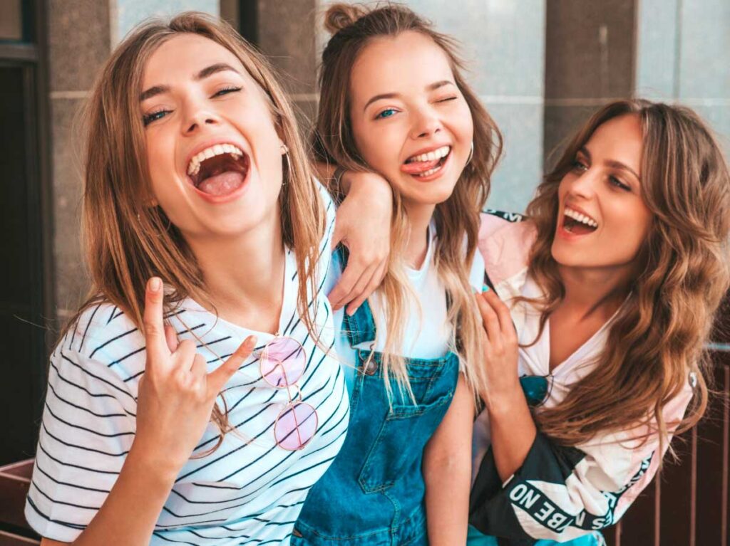 Five Essential Services for Teenagers to Attain a Gorgeous Smile