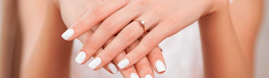 The Correct Fingers to Wear Engagement and Wedding Rings?