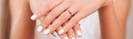 The Correct Fingers to Wear Engagement and Wedding Rings?