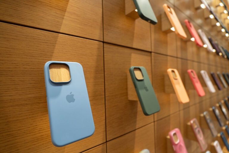 How to Choose the Right iPhone Case?