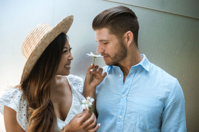 How to Complete an Evening Outfit For Men and Women