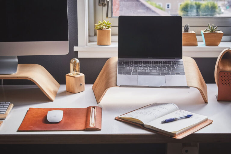 Items You Should Buy to Decorate Your Home Office