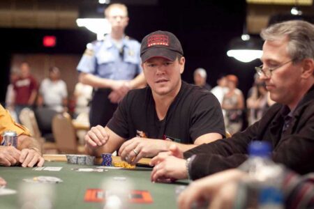 What clothes are worn by celebrities who visit casinos