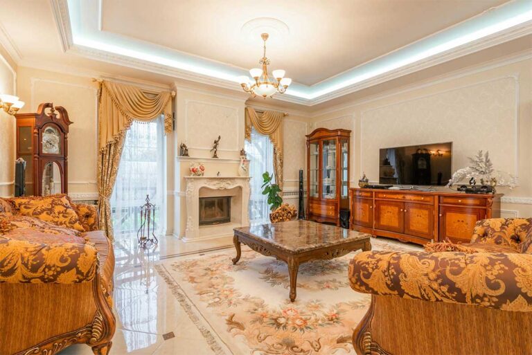 How to Decorate an Antique Fireplace