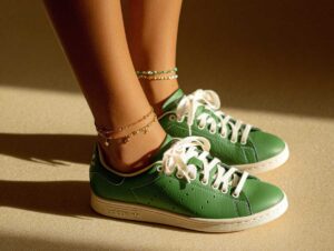 How to Wear Anklets With Sneakers
