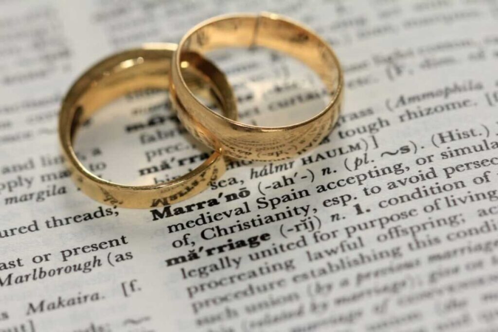 Balancing Personal Style with Wedding Theme and Cultural Traditions