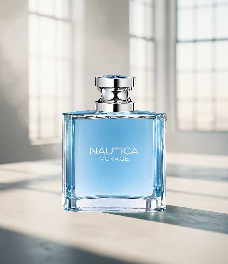 Nautica Voyage EDT bottle with water splash