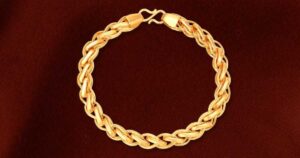 Why Gold Kadas Are a Timeless Accessory for Men